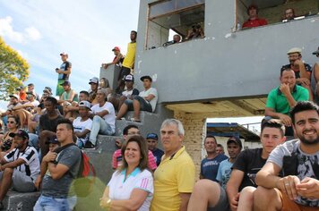 PREFEITA MARILDA DÁ O PONTAPÉ INICIAL NO MUNICIPAL DE  FUTEBOL DE CAMPO