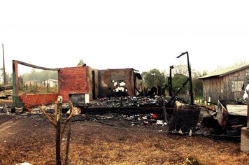 PREFEITURA DE SOLEDADE AUXILIA FAMÍLIA QUE TEVE CASA DESTRUÍDA PELO FOGO