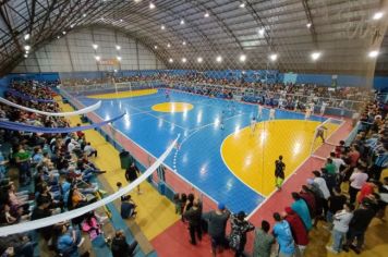 Público lota ginásio nos jogos finais do Campeonato de Futsal da Cidade 