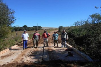 Reconstruída ponte na divisa entre a localidade do Pinhal e o município de Ibirapuitã