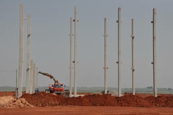 Prefeito Cattaneo e Vice Marilda acompanham andamento da obra de instalação da SOMAVE