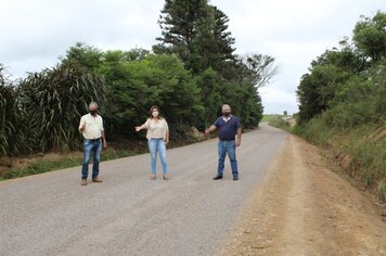 PREFEITA VISITA OBRAS DE RESTAURAÇÃO DAS ESTRADAS NO INTERIOR