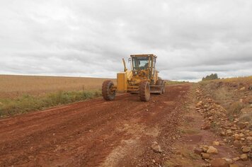 Secretaria Municipal de Obras e Agricultura realiza serviços na Macieira, Passo da Taipa e Boa União