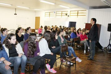 Secretaria da Saúde ministra palestra para estudantes do Ensino Médio