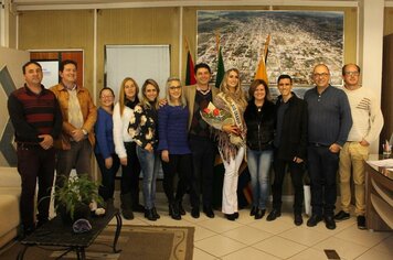 MISS RS CNB 2018 SOLEDADENSE JOANNA CAMARGO VISITA GABINETE DO PREFEITO CATTANEO