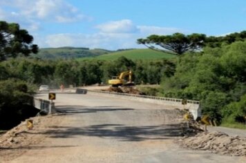 GOVERNADOR SARTORI VISTORIA HOJE AS OBRAS DAS CABECEIRAS DA PONTE DO ARROIO DO TAIPA