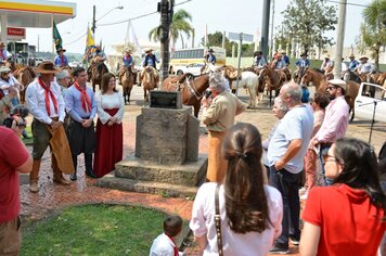 HISTÓRIA, LEGADO E TRADIÇÃO