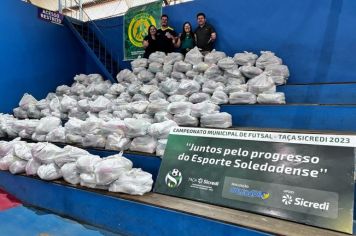 Projeto Esporte que Alimenta arrecada cerca de 3 toneladas de alimentos