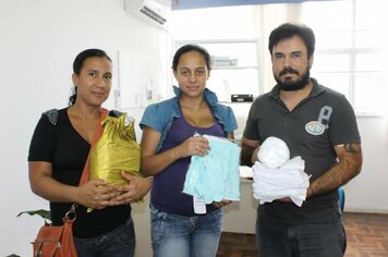 Secretaria da Assistência Social e Habitação entrega auxílio Natalidade