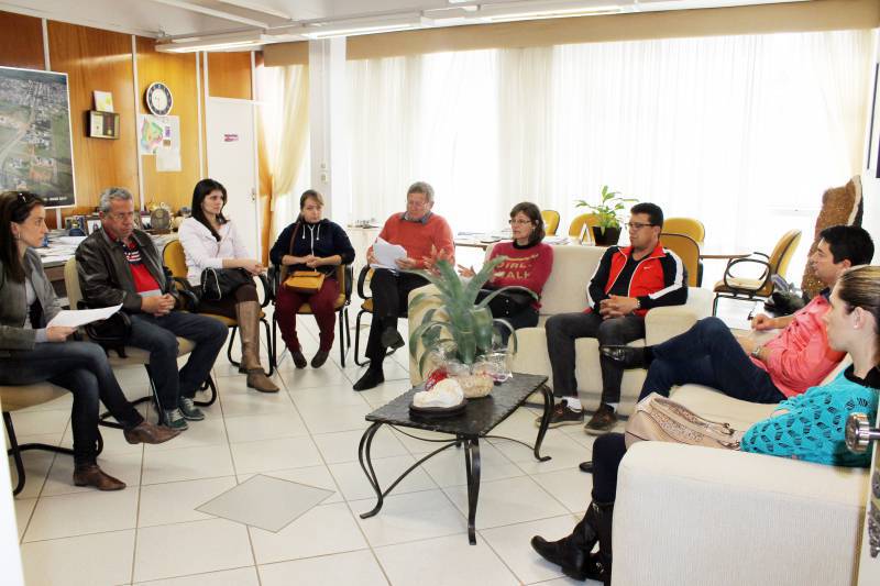 Reunião no Gabinete do Prefeito Cattaneo avalia Feira do Produtor