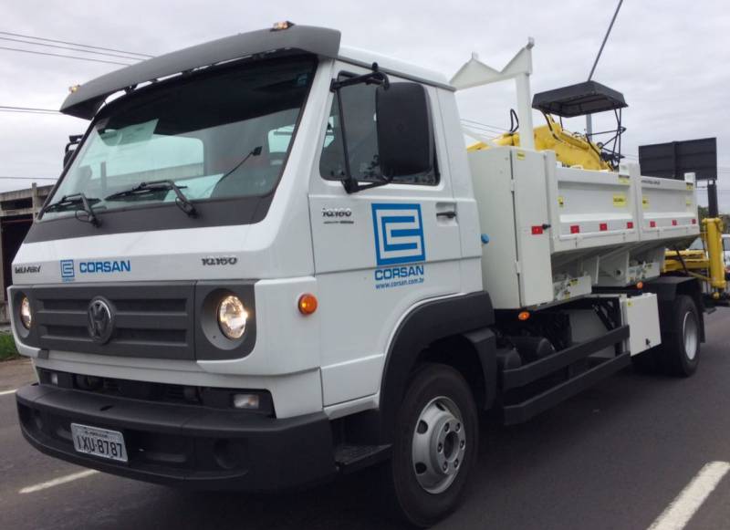 Corsan contempla Município de Soledade com caminhão valetadeira