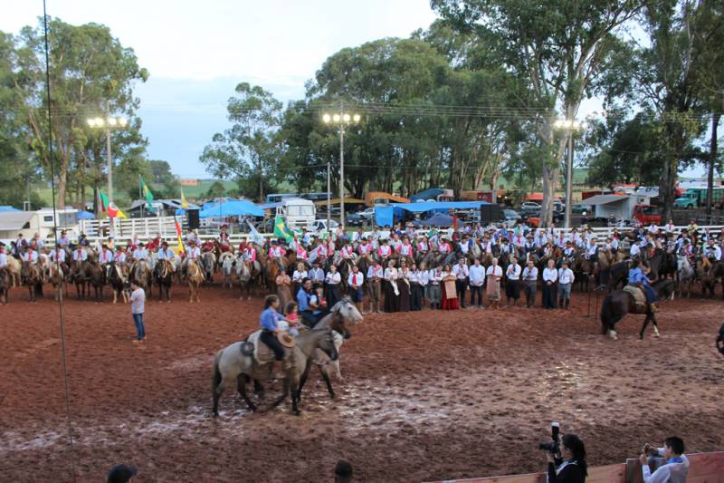 ADMINISTRAÇÃO MUNICIPAL PRESENTE NA ABERTURA OFICIAL DO XI RODEIO INTERNACIONAL DE SOLEDADE