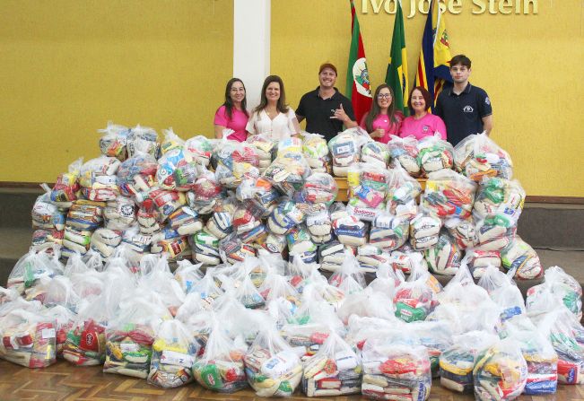 CAMPANHA ESPORTE QUE ALIMENTA ARRECADA MAIS DE DUAS TONELADAS DE ALIMENTOS NO CAMPEONATO DE FUTSAL 2022