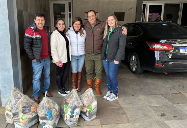 Equipe João Portella realiza entrega de donativos para a Secretaria da Assistência Social de Soledade, os mesmos foram arrecadados por ocasião do baile de formatura do curso de dança do Grupo Raízes, o qual foi realizado no dia 20 de maio.