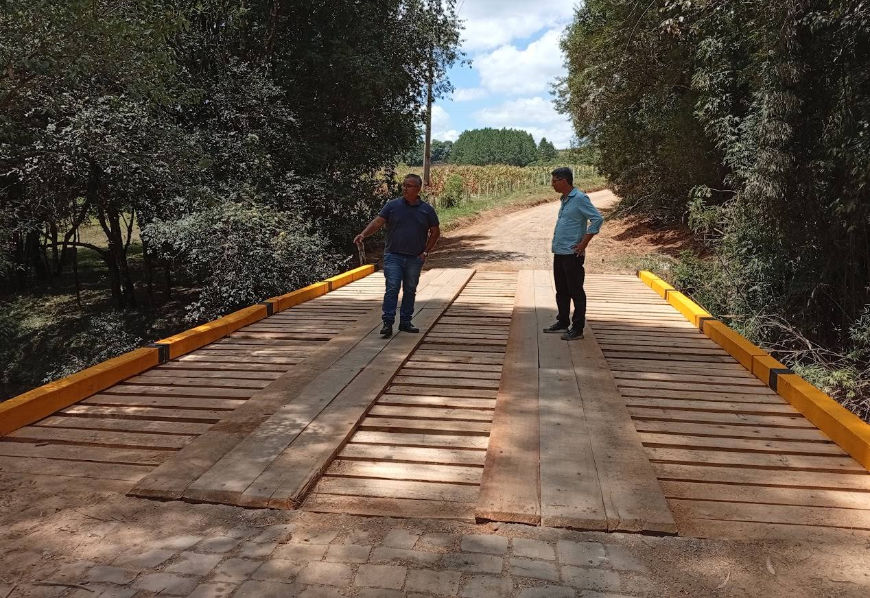 Prefeito e Secretário de Obras Acompanham Avanços nas Obras da Ponte dos Lautert e Melhorias nas Estradas