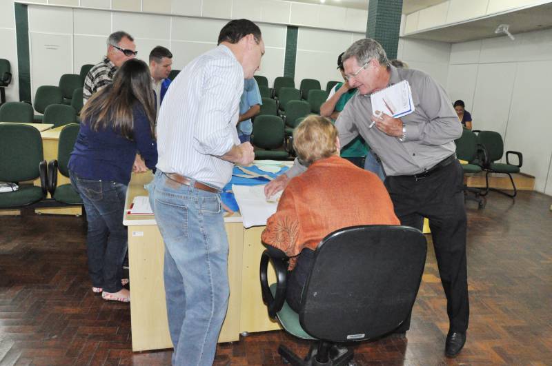 Grupo da Oficina de diagnóstico participativo socioterritorial esteve na Câmara de Vereadores