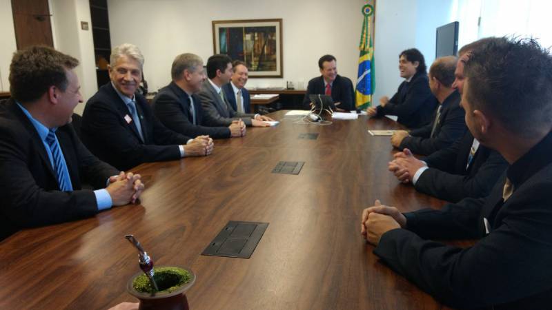 Prefeito Paulo Cattaneo participa da XX Marcha em Defesa dos Municípios em Brasília