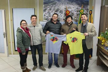 Organizadores do VI encontro “Os 35 da Chula” visitam Prefeito Cattaneo